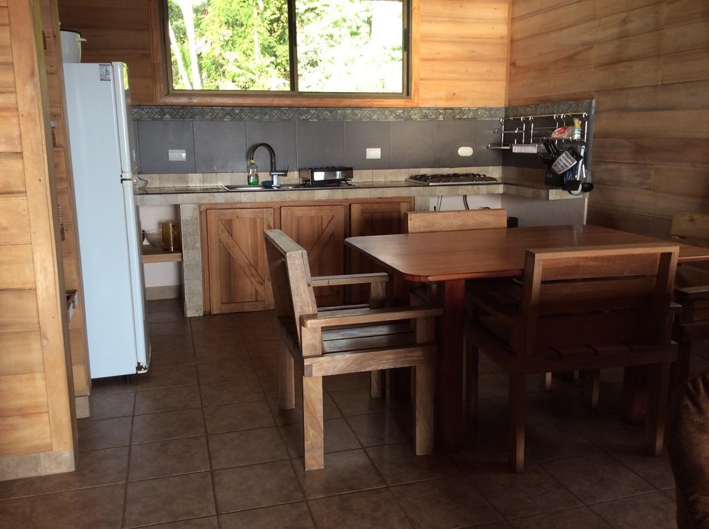 Many'S House Hotel Ballena Room photo