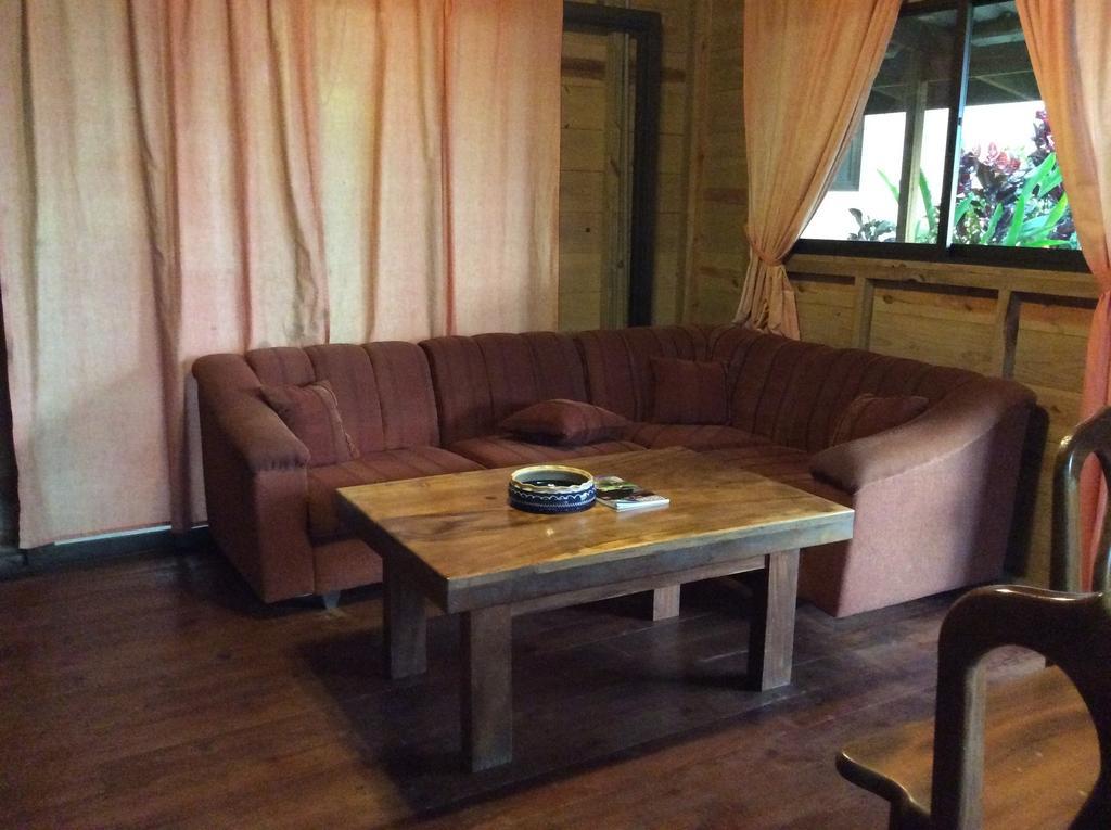 Many'S House Hotel Ballena Room photo