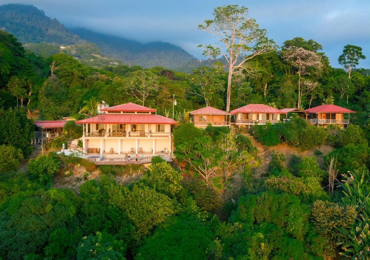 Many'S House Hotel Ballena Exterior photo